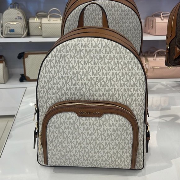 Michael Kors Jaycee Large Zip Pocket Backpack Vanilla - Picture 11 of 16